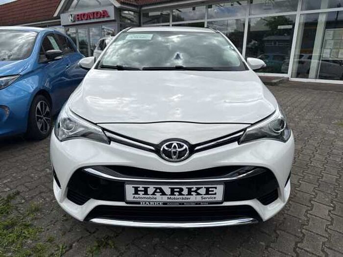 Toyota Avensis Combi Touring Sports 1.8 'Team D'