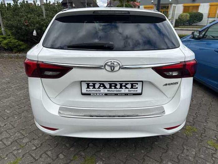 Toyota Avensis Combi Touring Sports 1.8 'Team D'