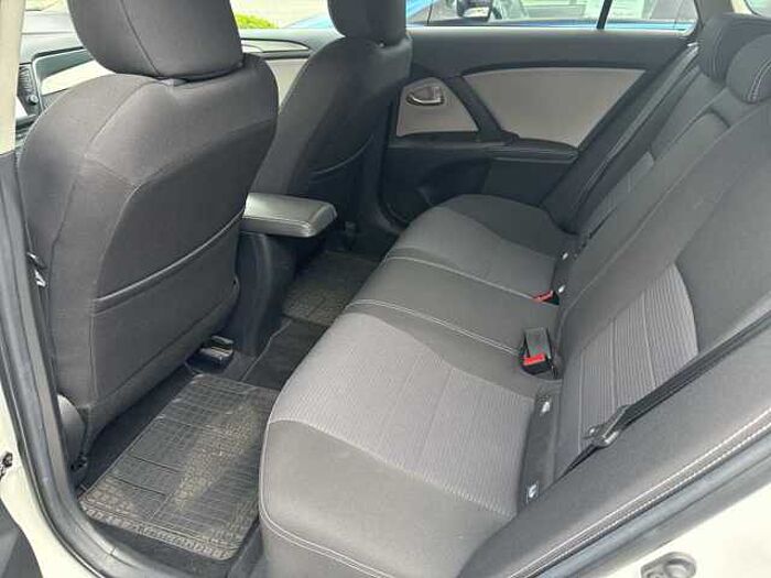 Toyota Avensis Combi Touring Sports 1.8 'Team D'