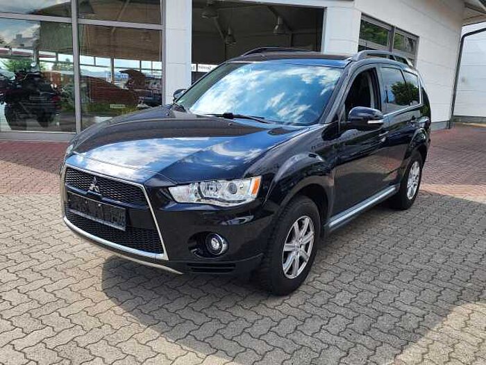 Mitsubishi Outlander 2.4 Intense 4WD CVT- Automatik 7 Sitzer, Anh.kupplung, Klimaautomatik 4WD
