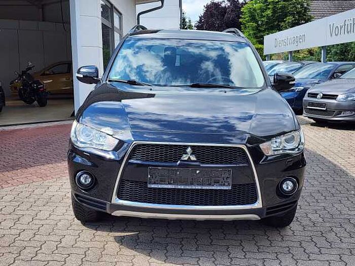 Mitsubishi Outlander 2.4 Intense 4WD CVT- Automatik 7 Sitzer, Anh.kupplung, Klimaautomatik 4WD
