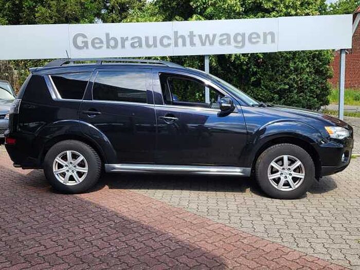 Mitsubishi Outlander 2.4 Intense 4WD CVT- Automatik 7 Sitzer, Anh.kupplung, Klimaautomatik 4WD