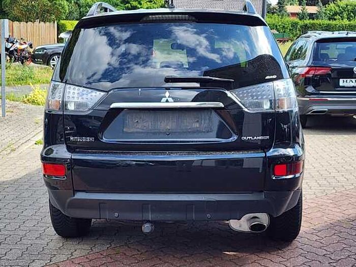 Mitsubishi Outlander 2.4 Intense 4WD CVT- Automatik 7 Sitzer, Anh.kupplung, Klimaautomatik 4WD